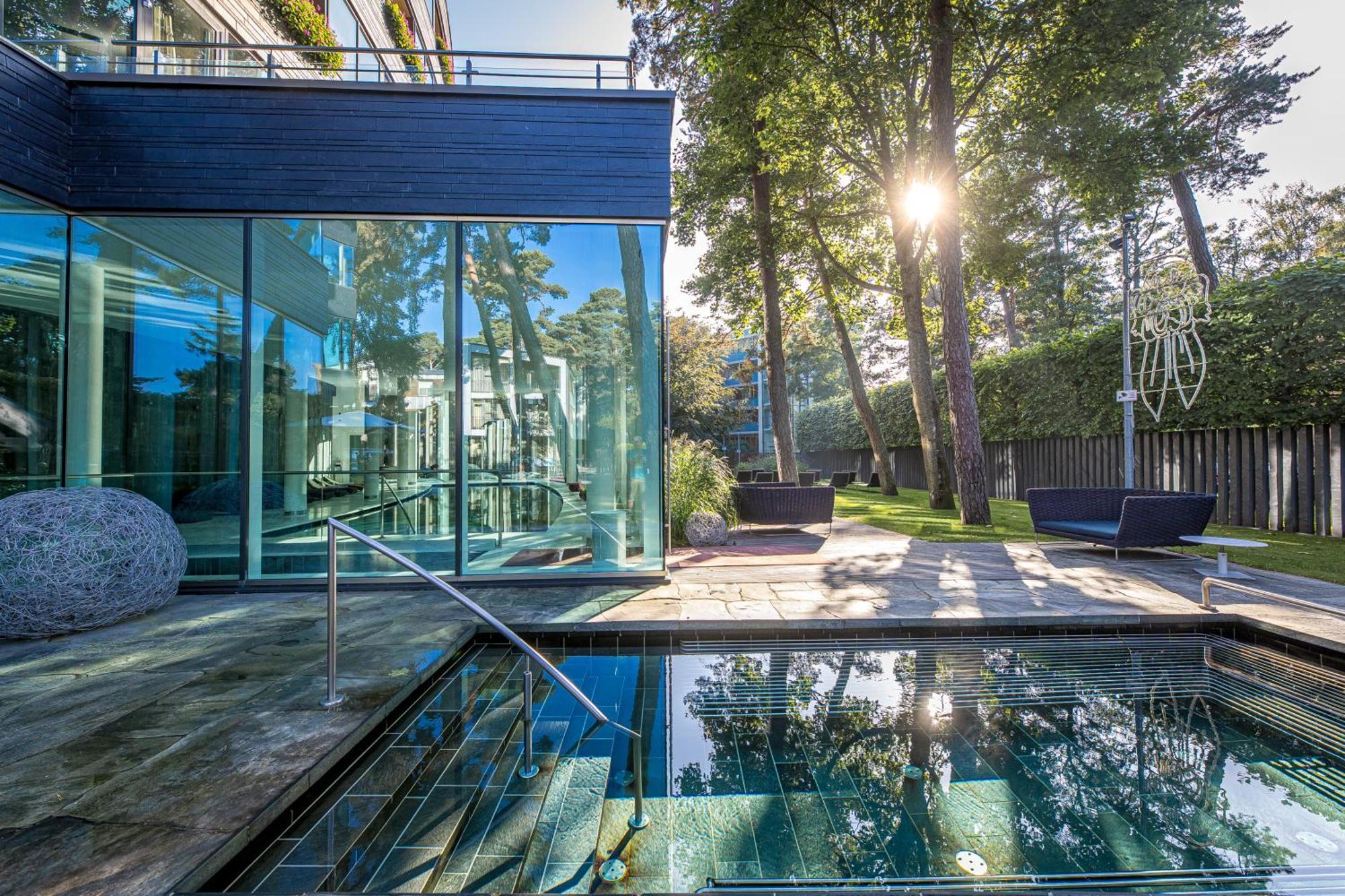 Palanga Life Balance Spa Hotel Exterior foto The swimming pool at the residence